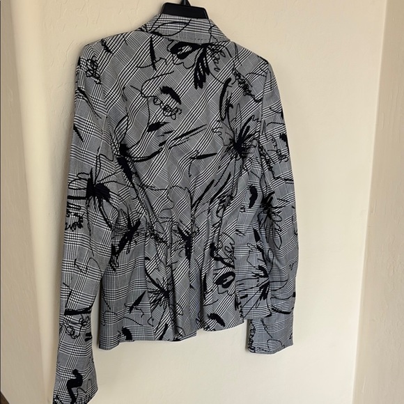 Escada Black & Gray Floral Blazer with 2 Button Front - Picture 3 of 16